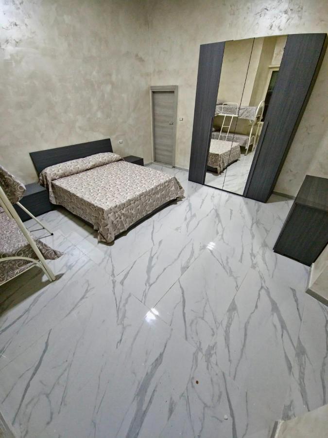 Ritmo Napoletano Appartement Napels Buitenkant foto